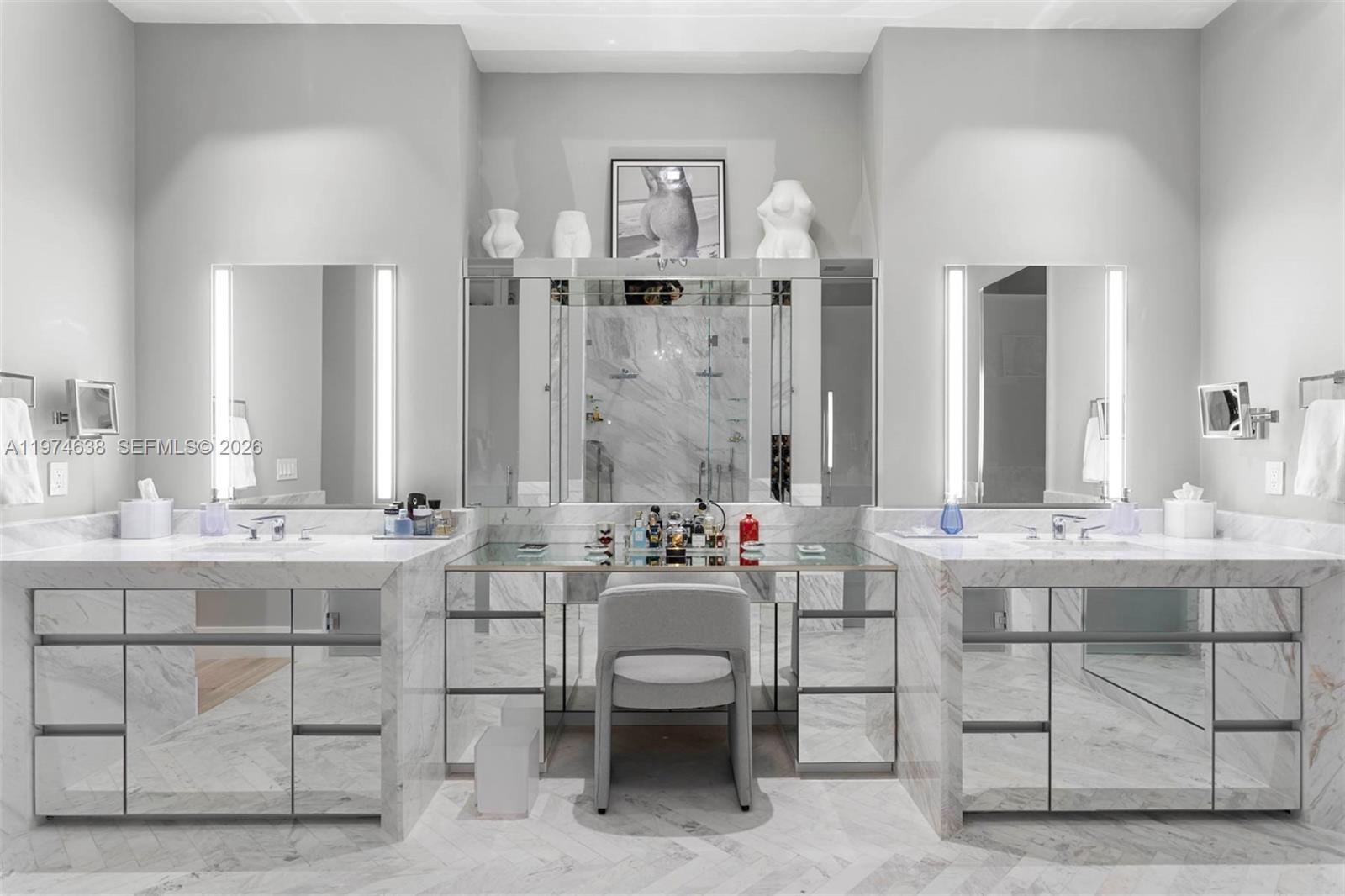 2821 S Bayshore Dr # 8A