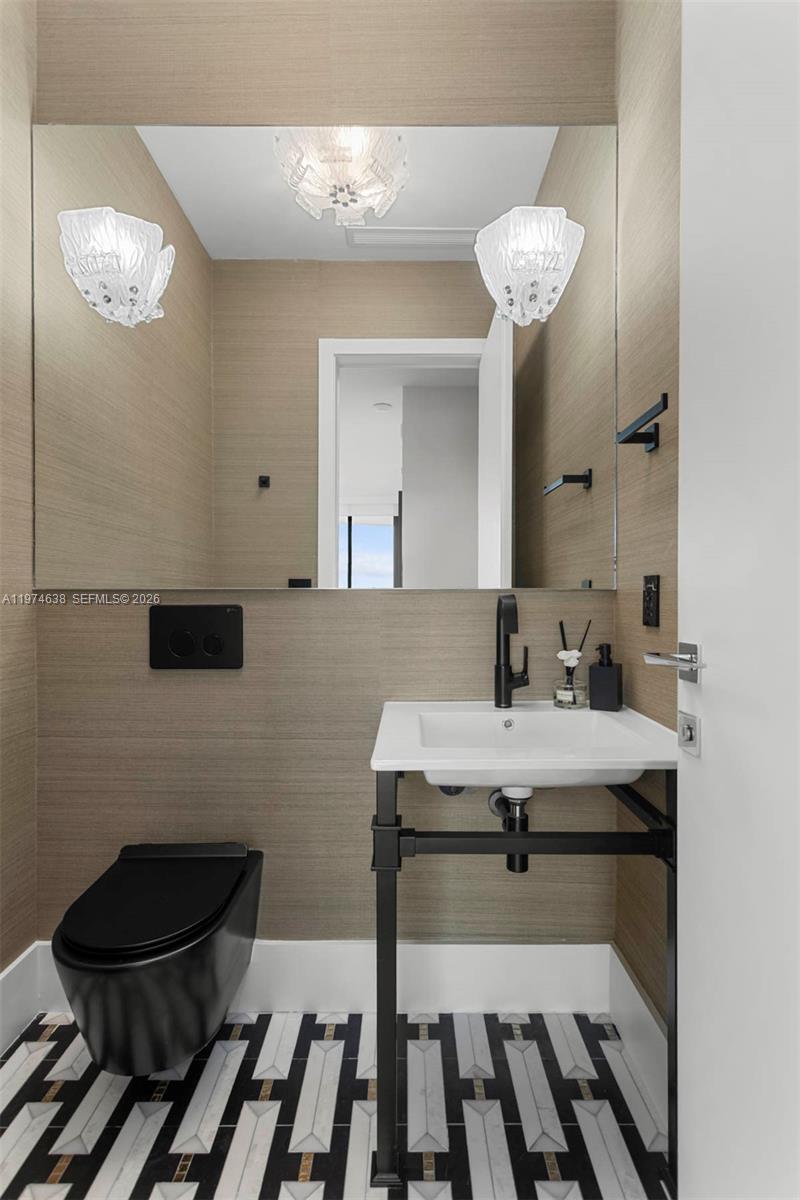 2821 S Bayshore Dr # 8A