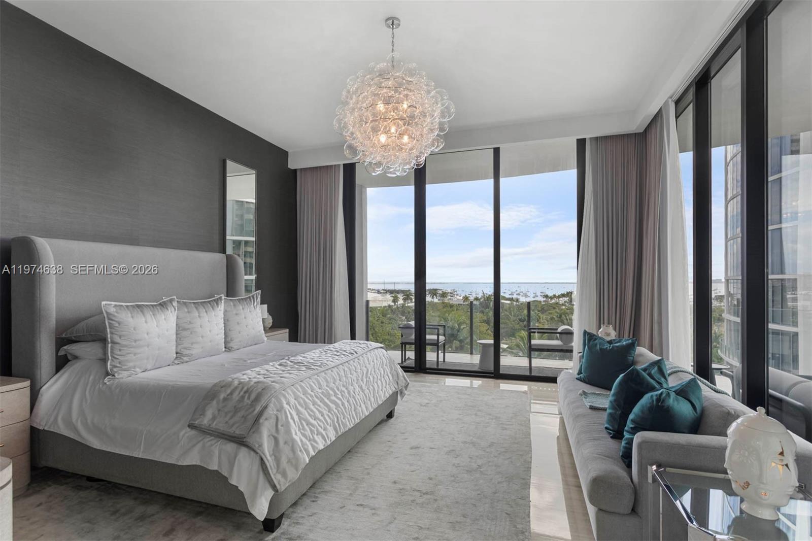 2821 S Bayshore Dr # 8A