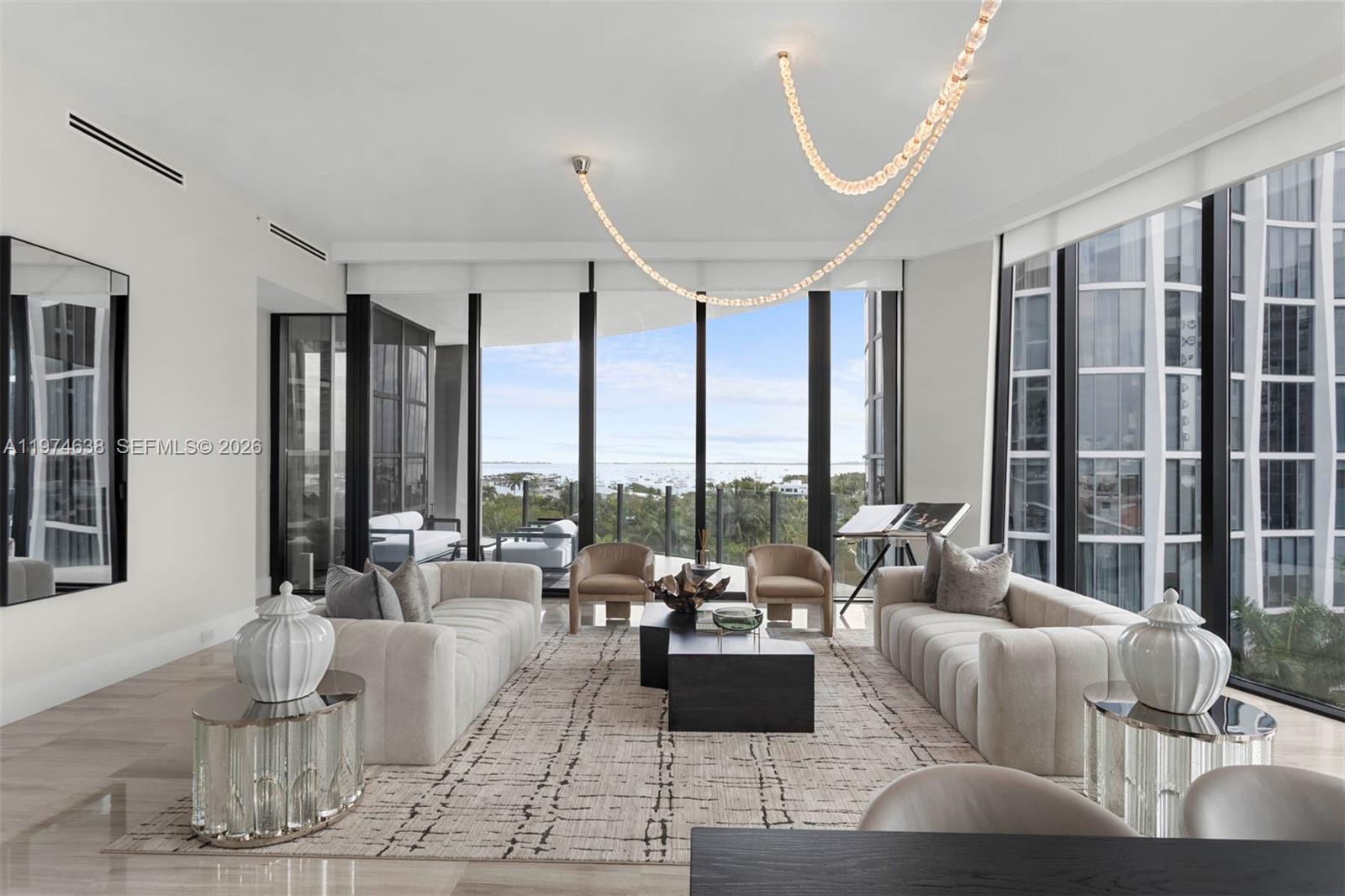 2821 S Bayshore Dr # 8A