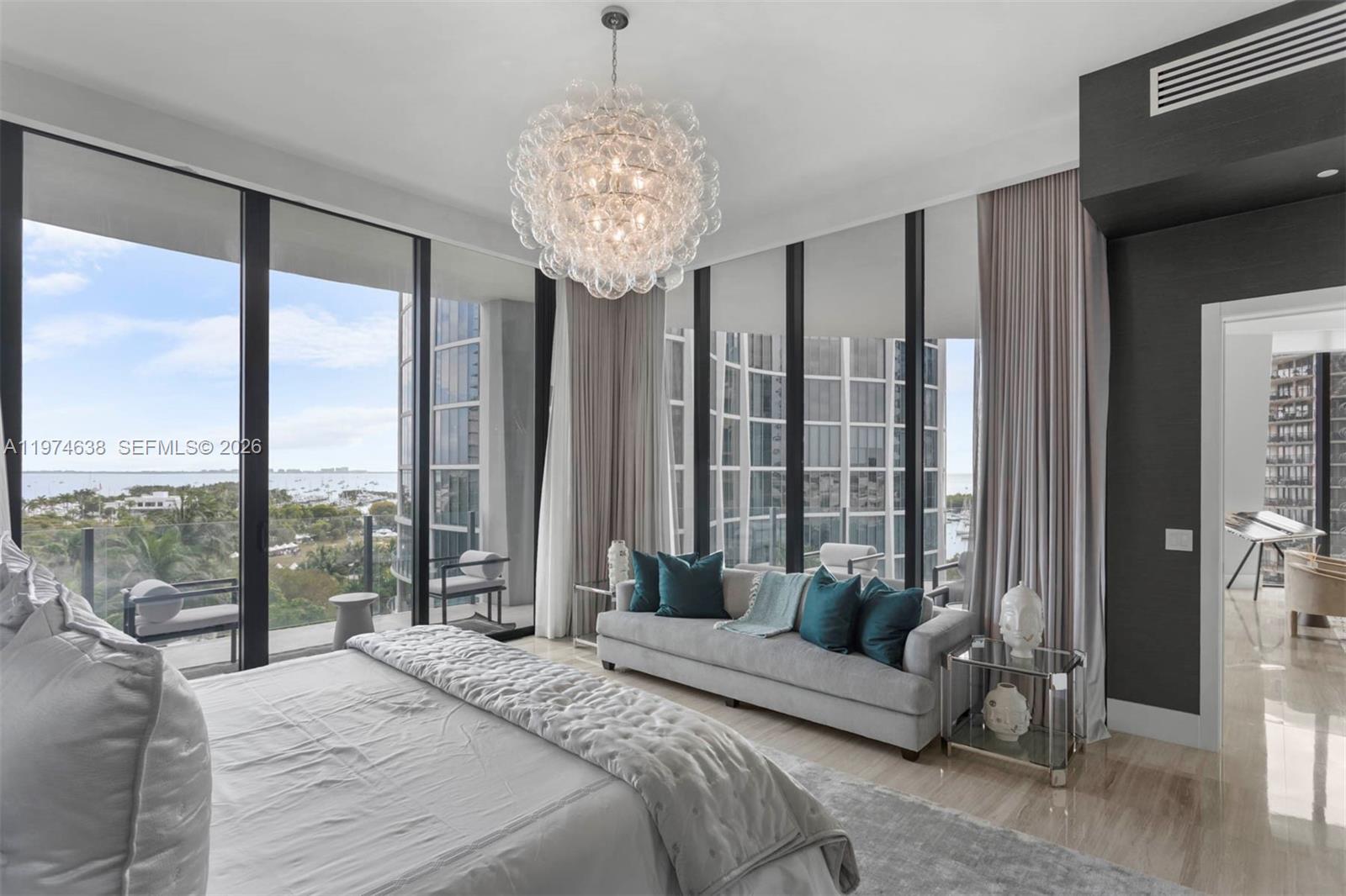 2821 S Bayshore Dr # 8A