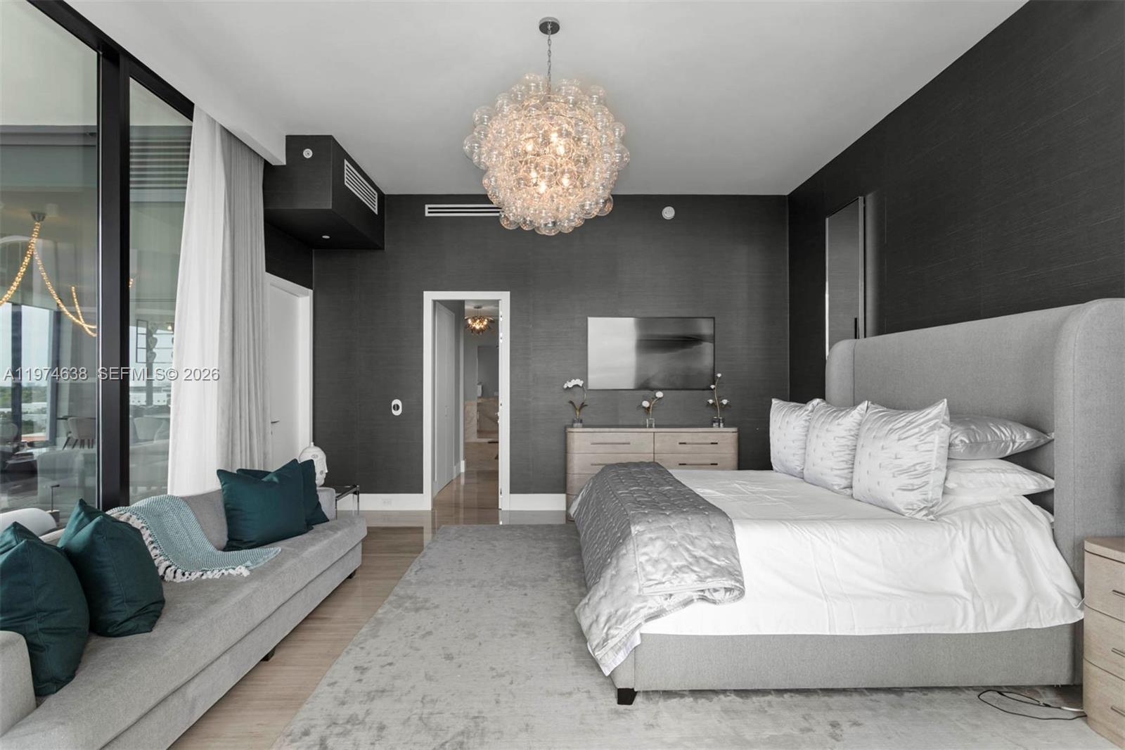 2821 S Bayshore Dr # 8A