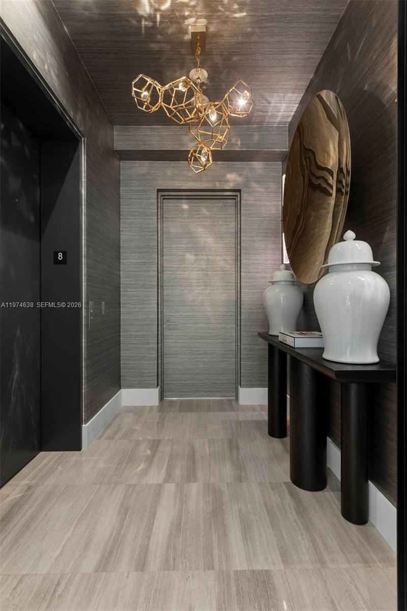 2821 S Bayshore Dr # 8A