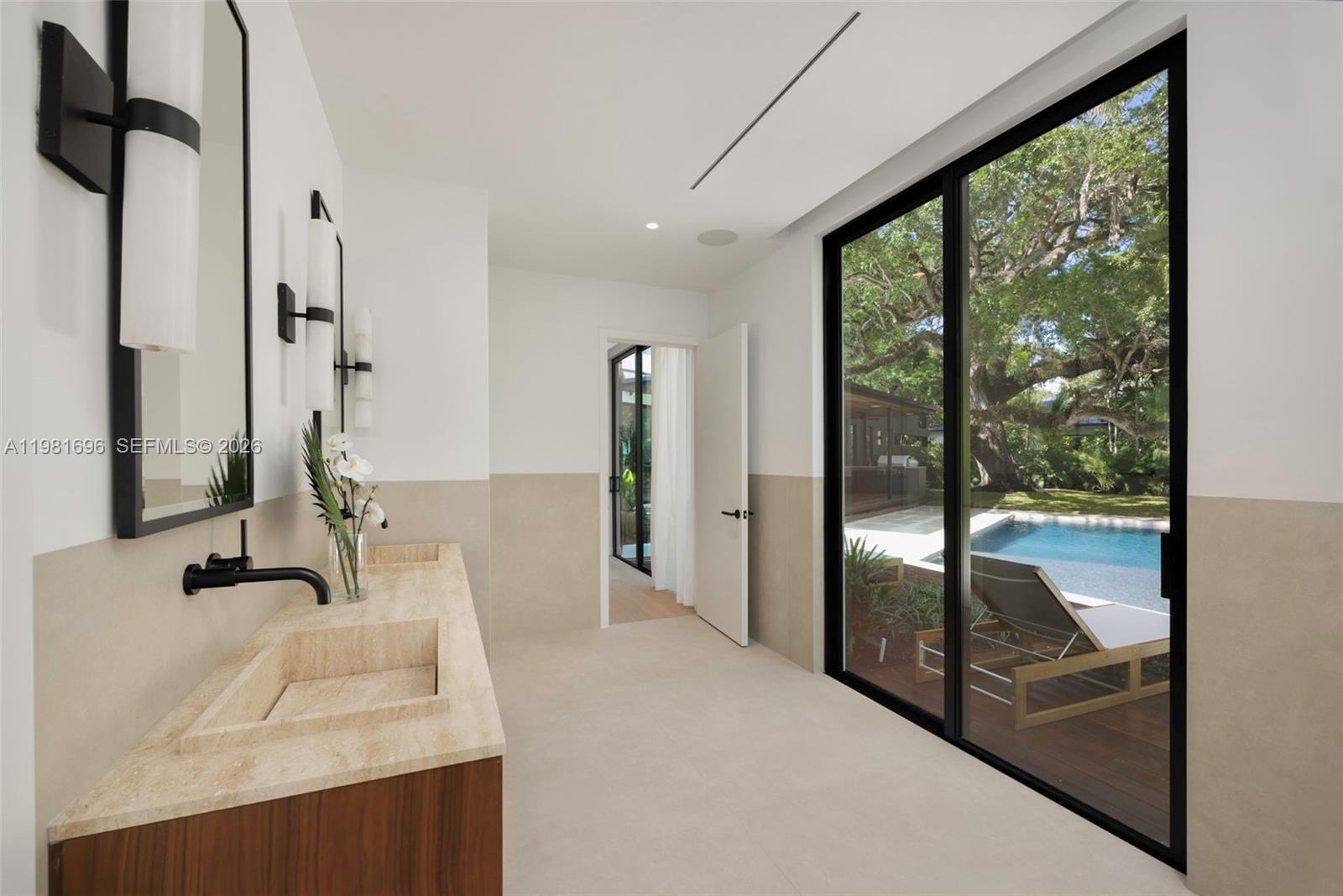 1701 Micanopy Ave