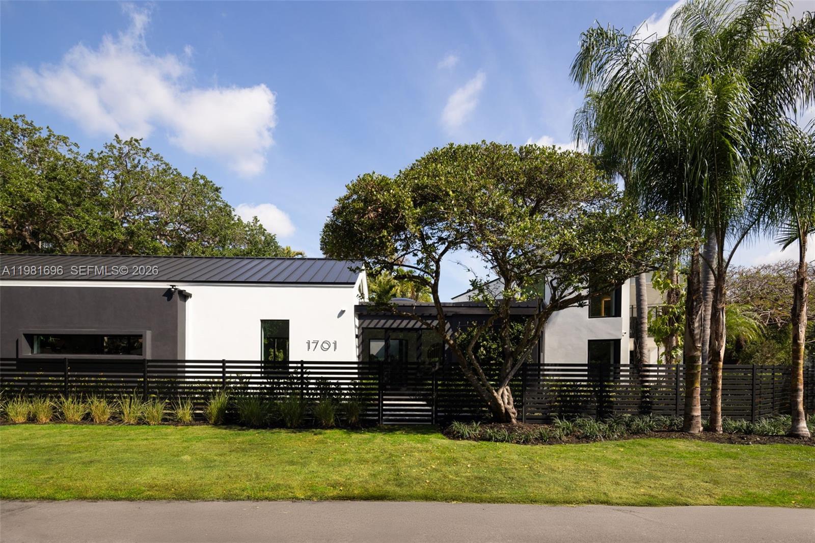 1701 Micanopy Ave