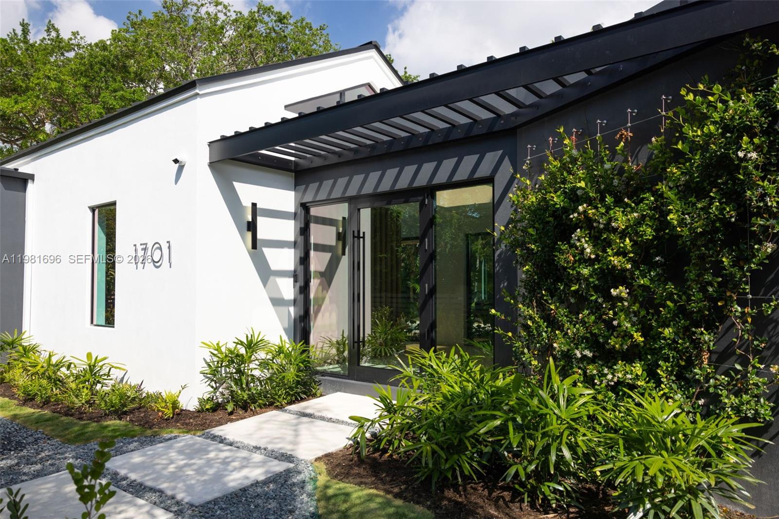 1701 Micanopy Ave