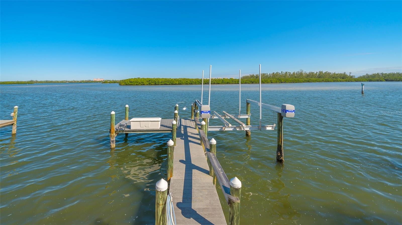 9137 MIDNIGHT PASS RD