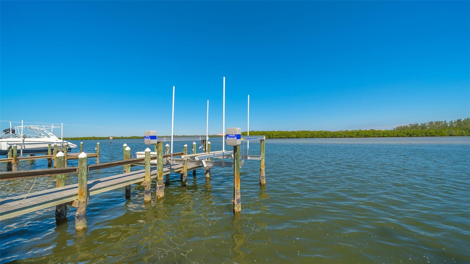 9137 MIDNIGHT PASS RD