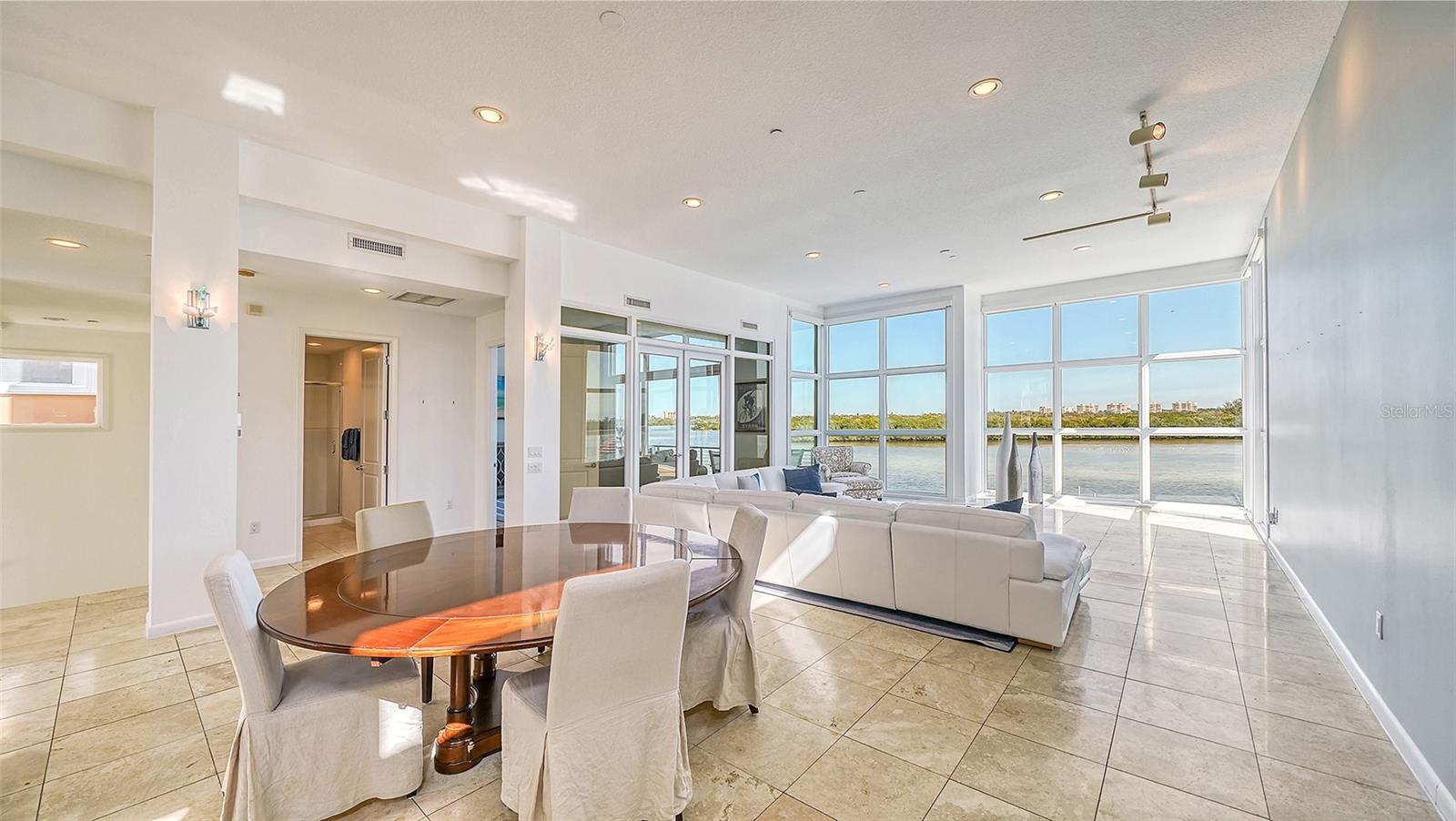 9137 MIDNIGHT PASS RD