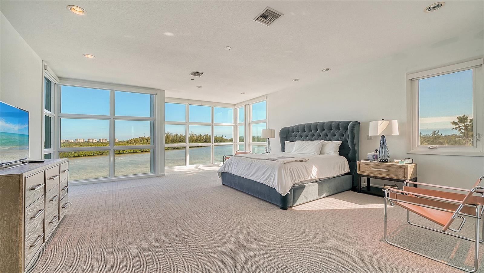 9137 MIDNIGHT PASS RD