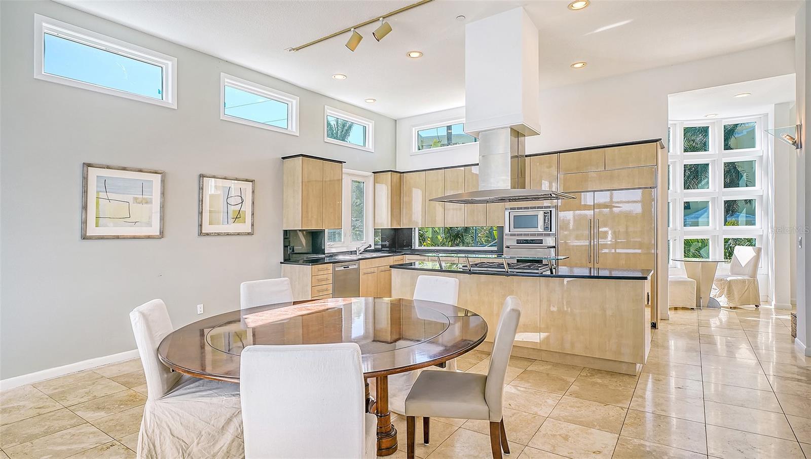 9137 MIDNIGHT PASS RD