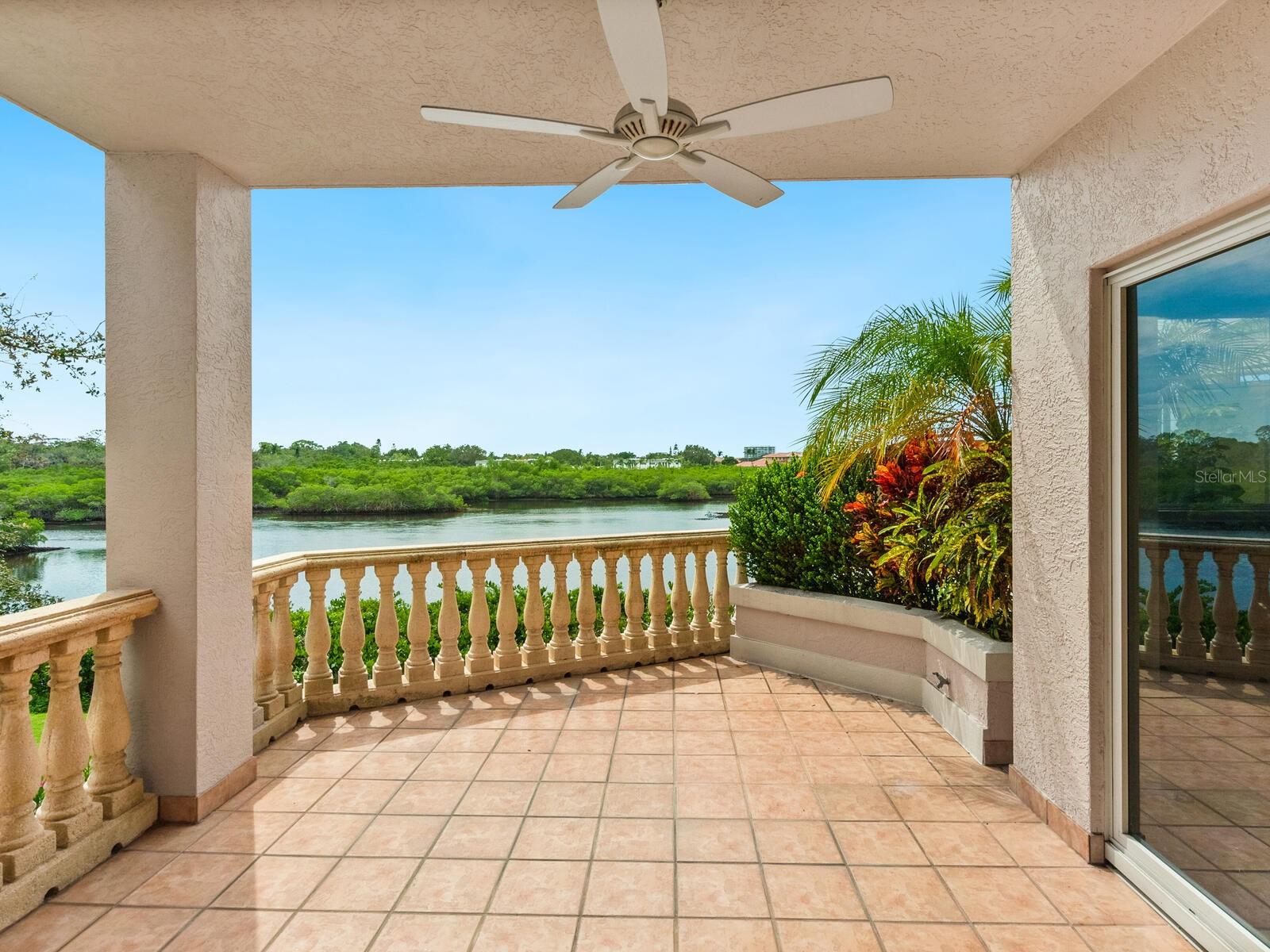 5440 EAGLES POINT CIR #101
