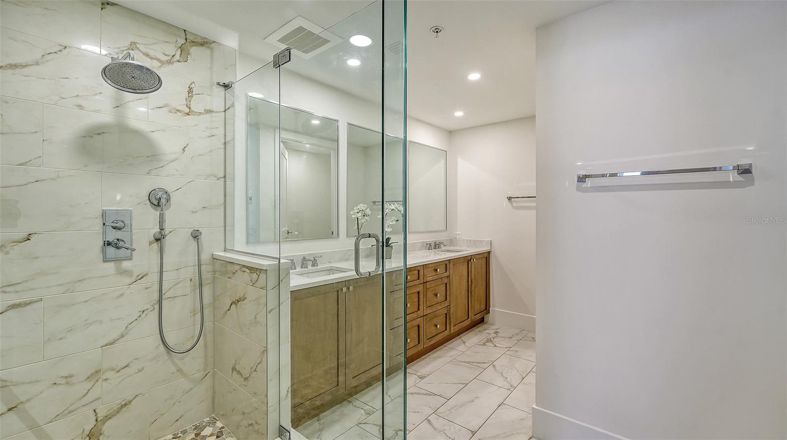 1035 SEASIDE DR #301