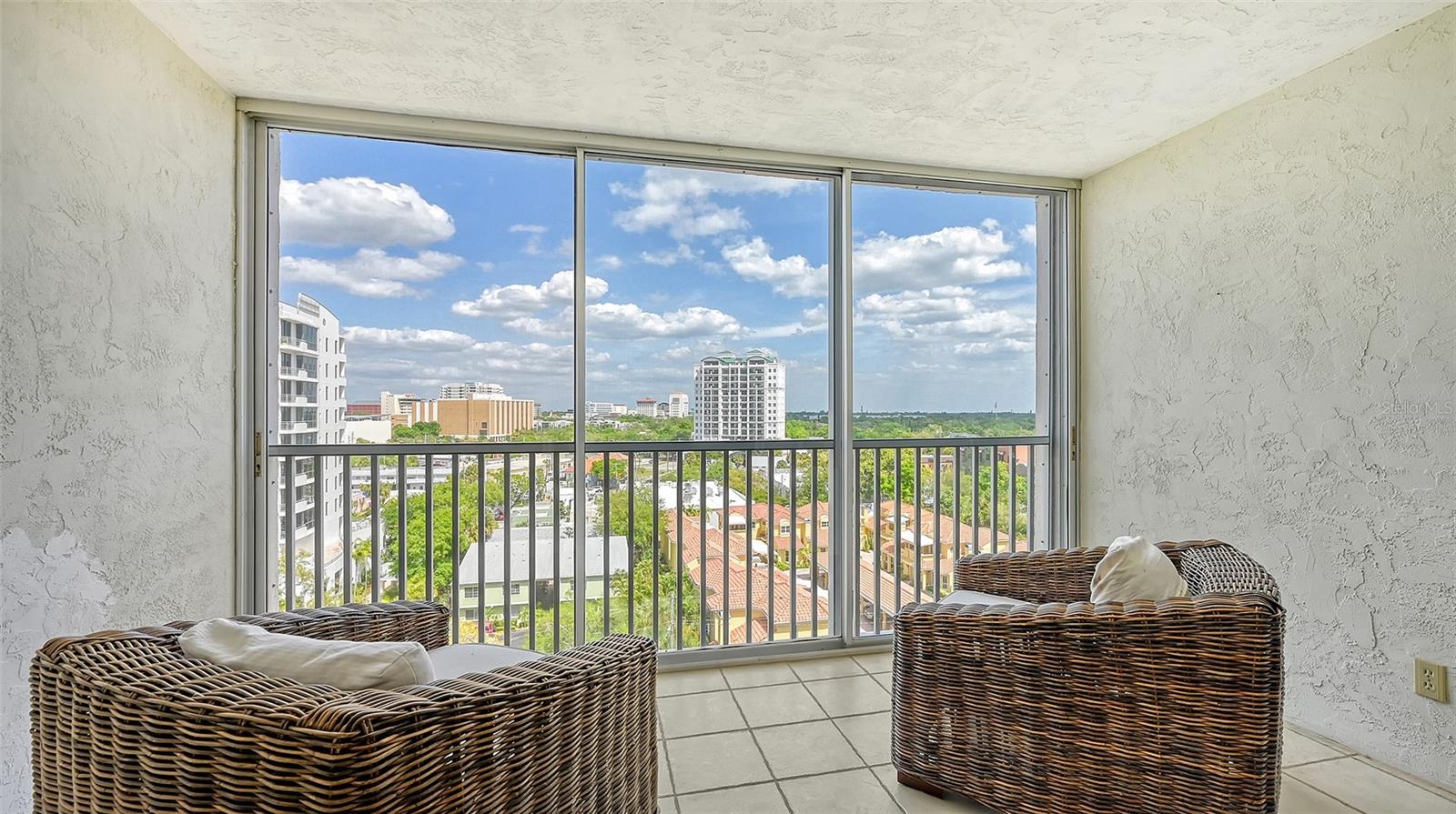 435 S GULFSTREAM AVE #1006