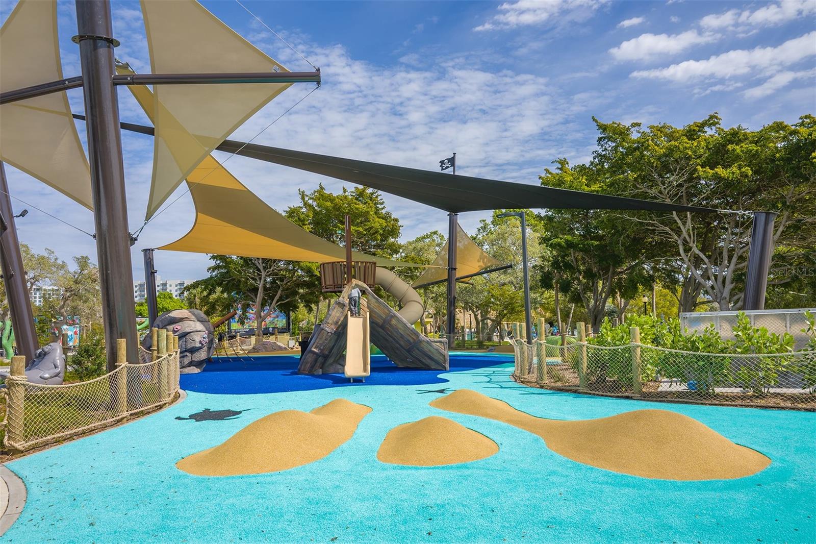 435 S GULFSTREAM AVE #1006