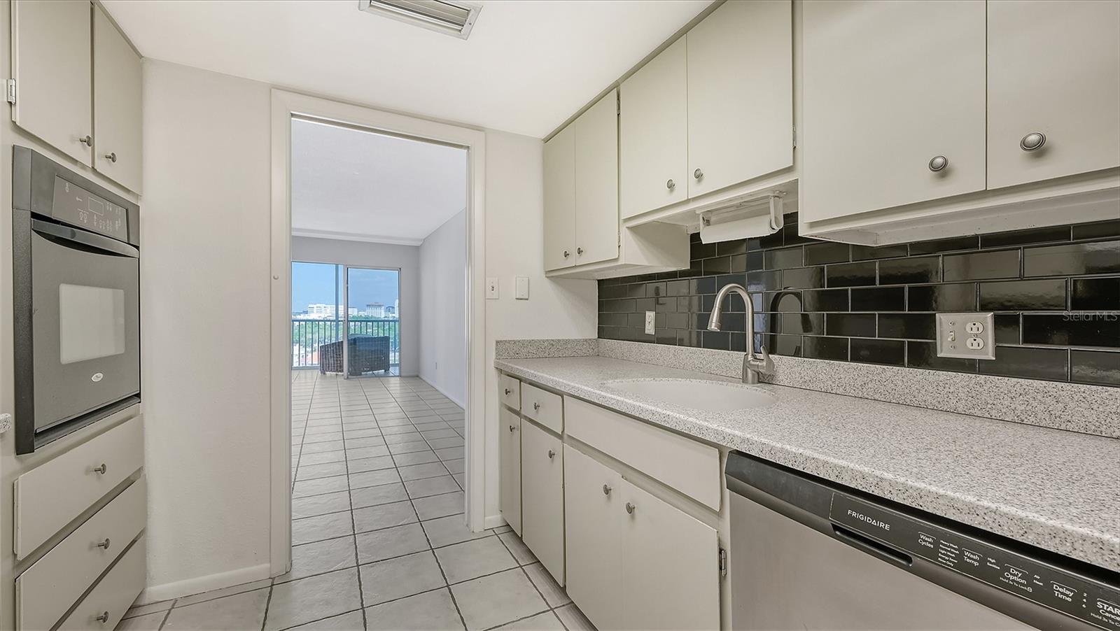 435 S GULFSTREAM AVE #1006