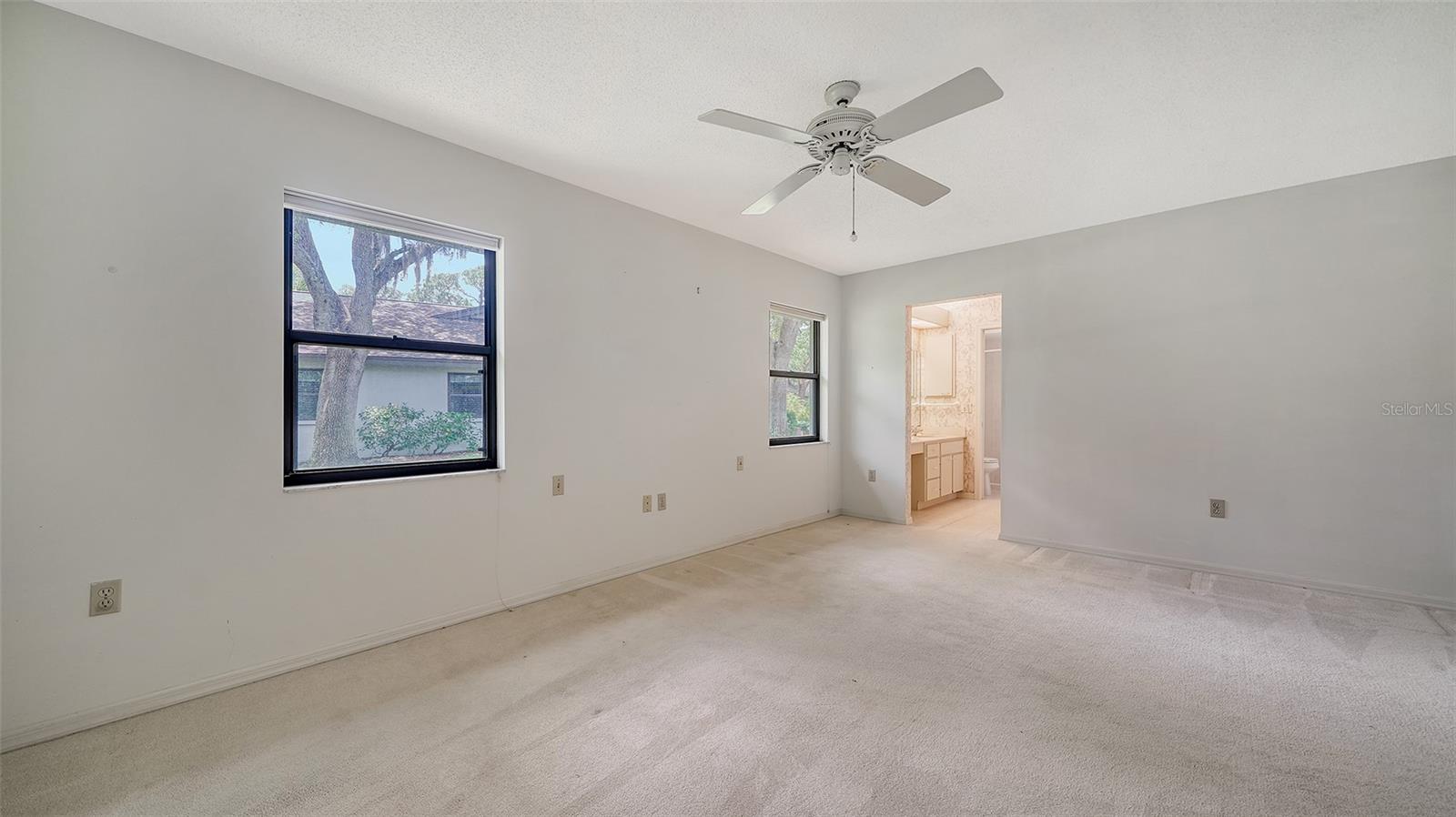 4635 OAK FOREST DR E #15