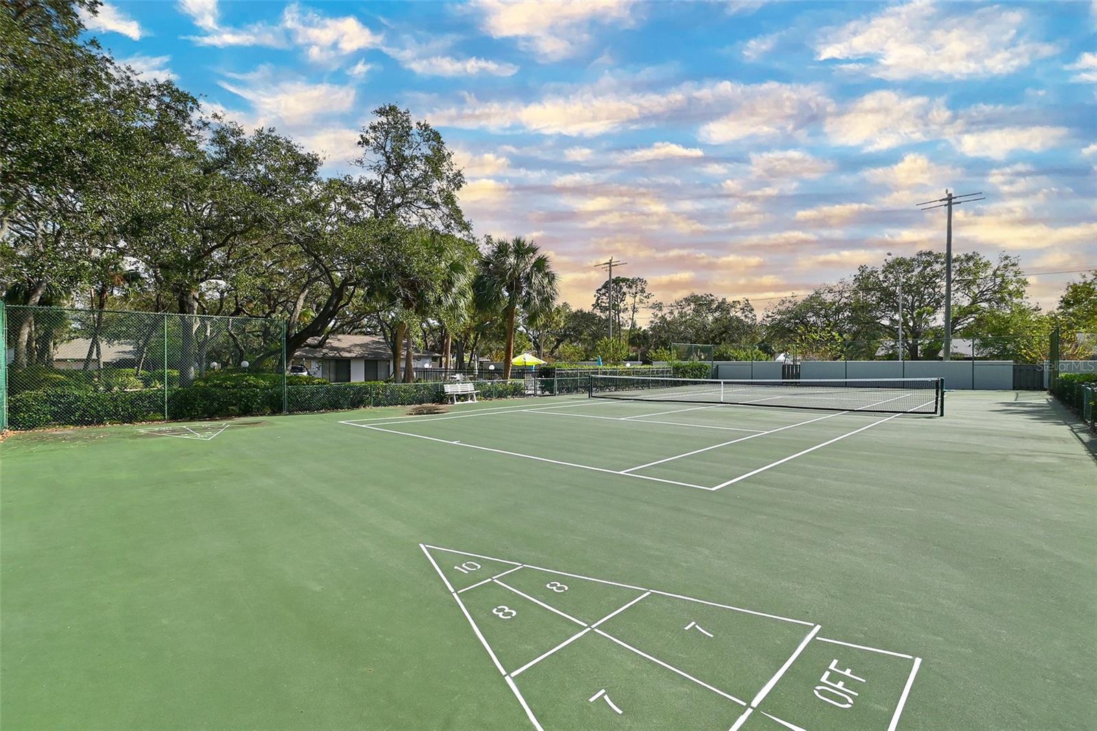 4635 OAK FOREST DR E #15