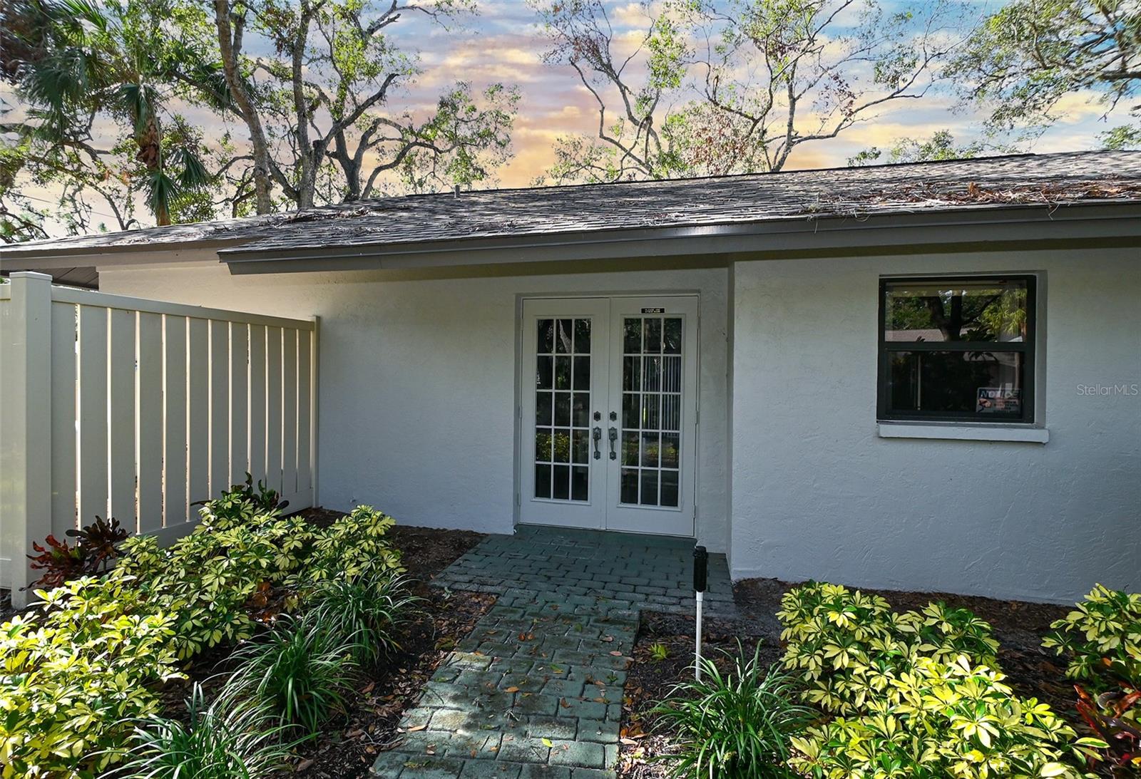 4635 OAK FOREST DR E #15