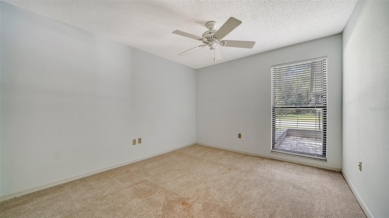 4635 OAK FOREST DR E #15