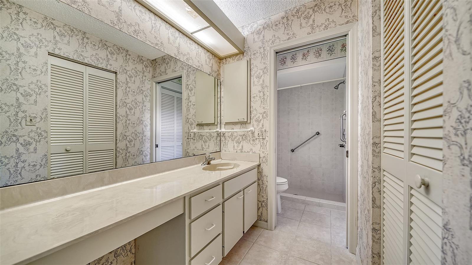 4635 OAK FOREST DR E #15