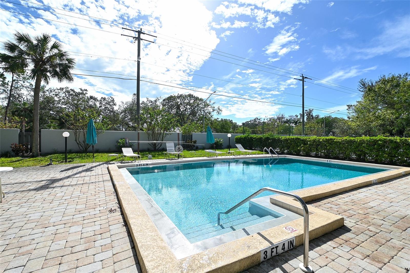 4635 OAK FOREST DR E #15