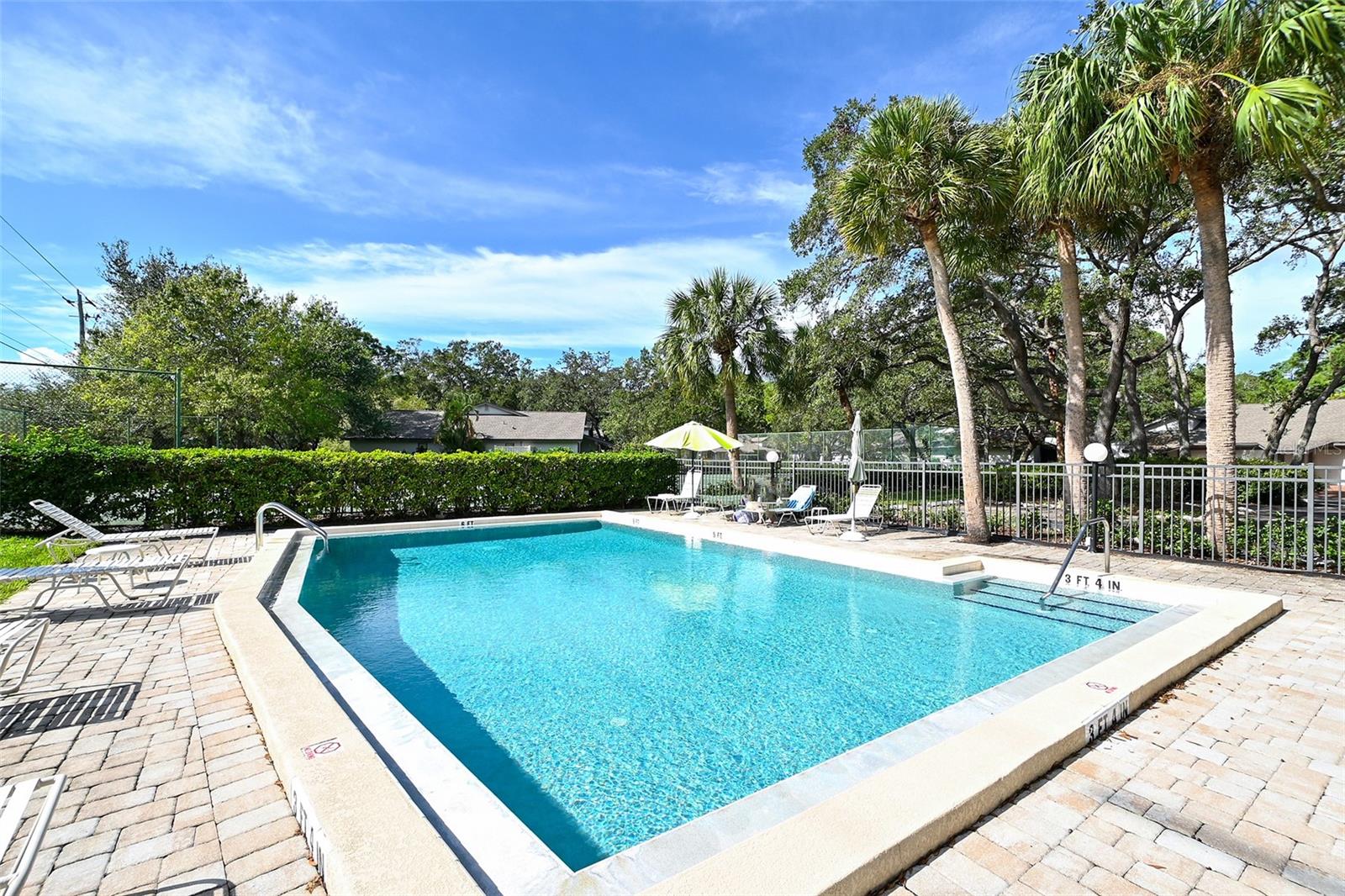 4635 OAK FOREST DR E #15