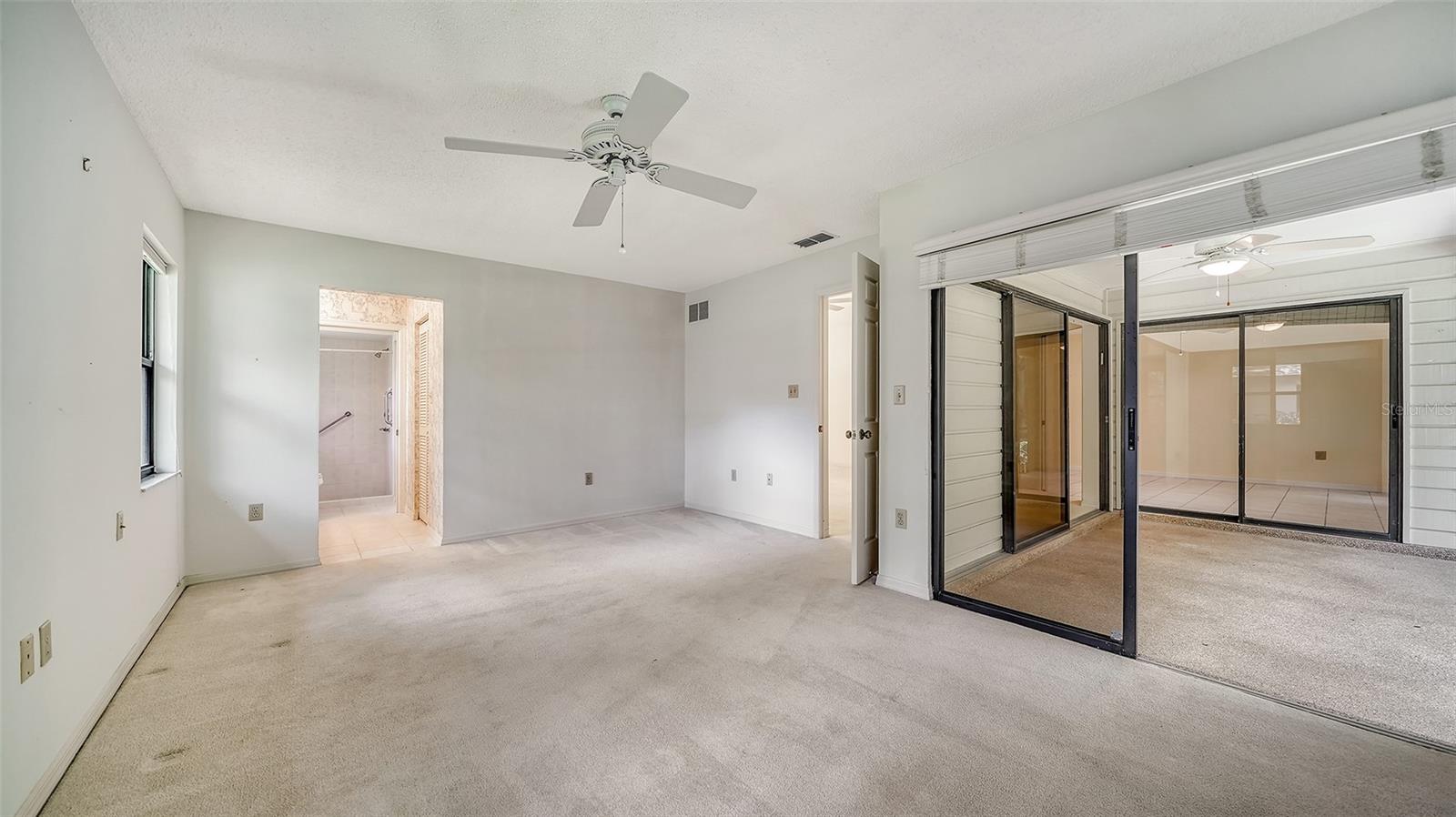 4635 OAK FOREST DR E #15