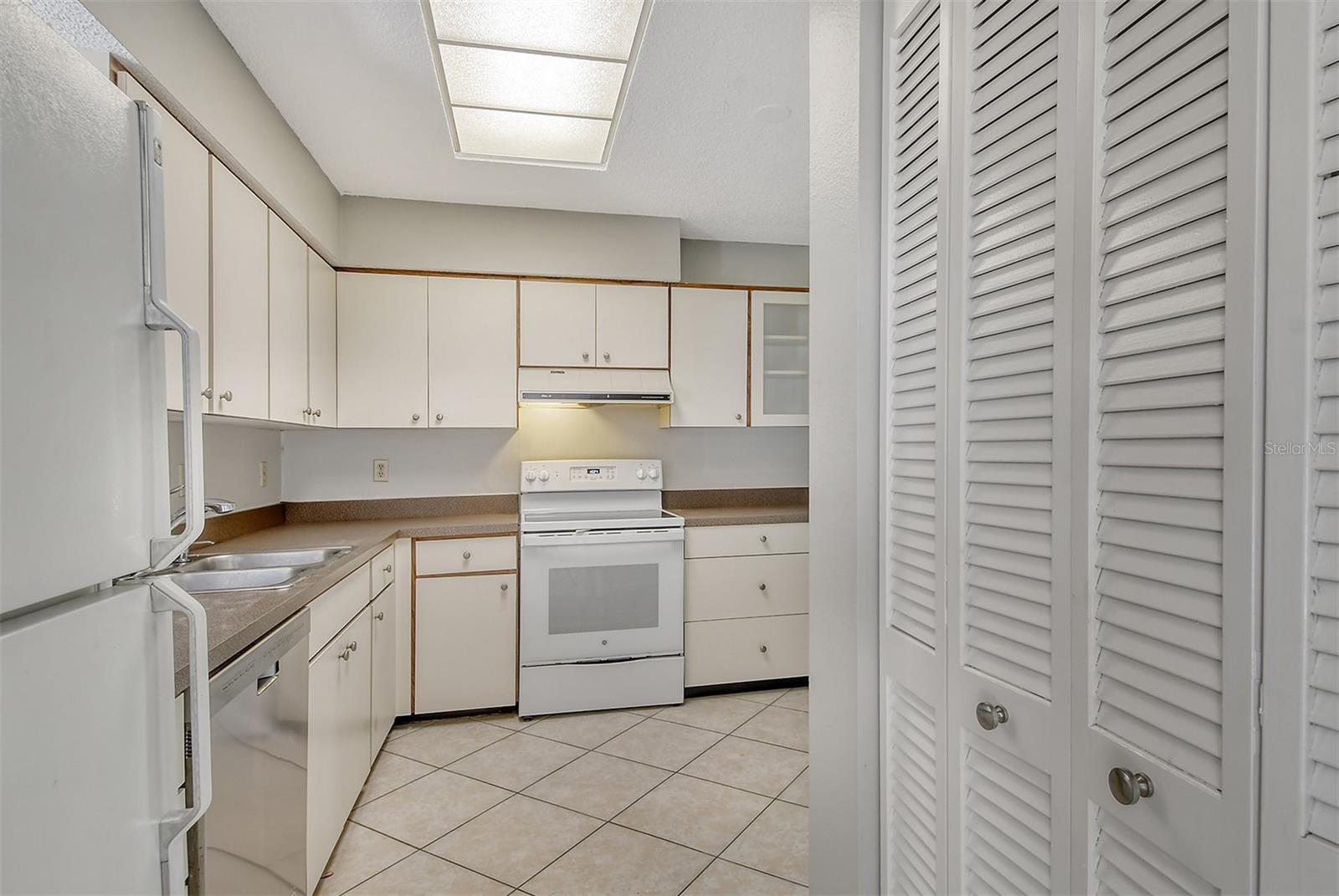 2204 BAHIA VISTA ST #D1