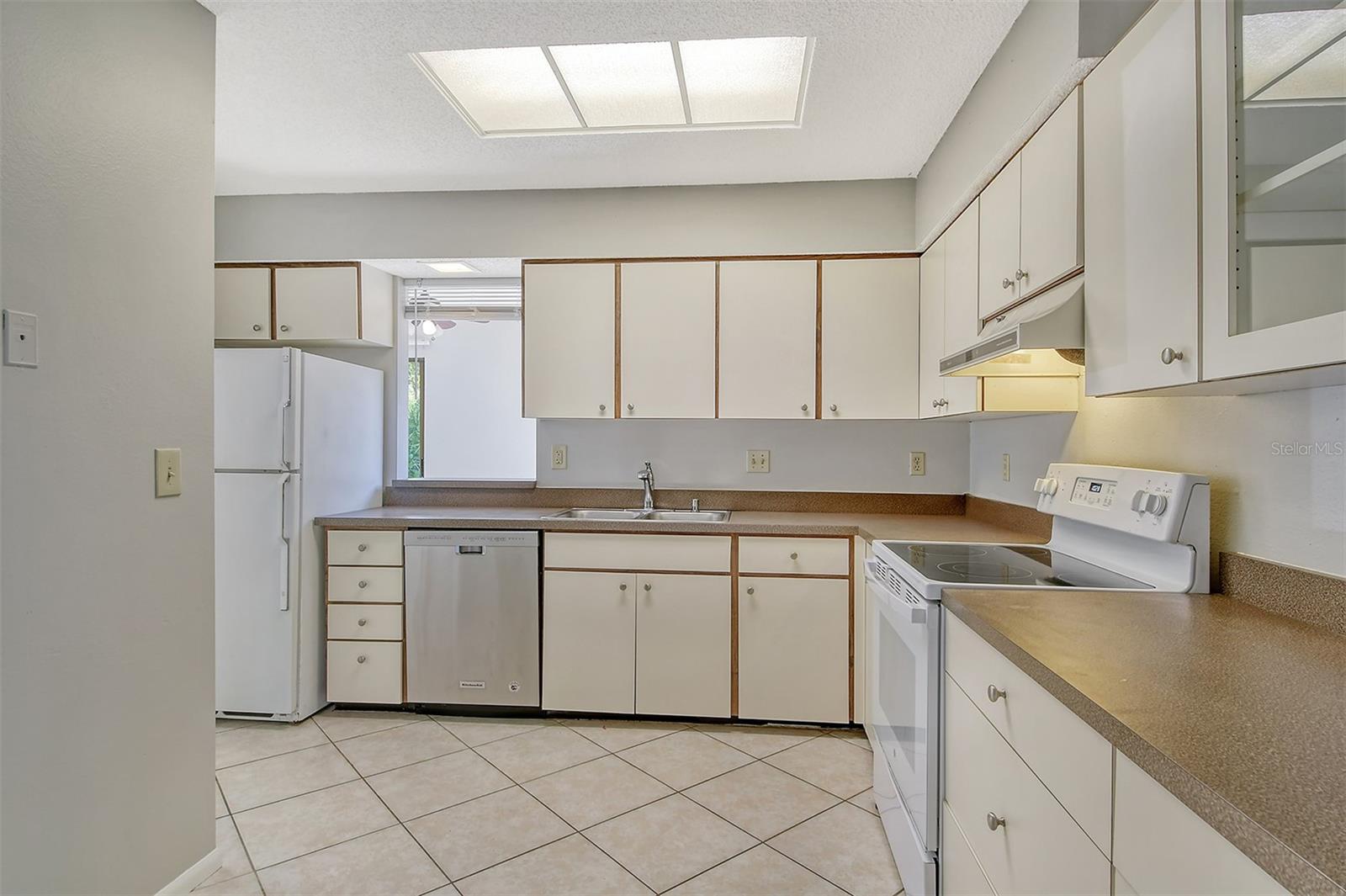 2204 BAHIA VISTA ST #D1