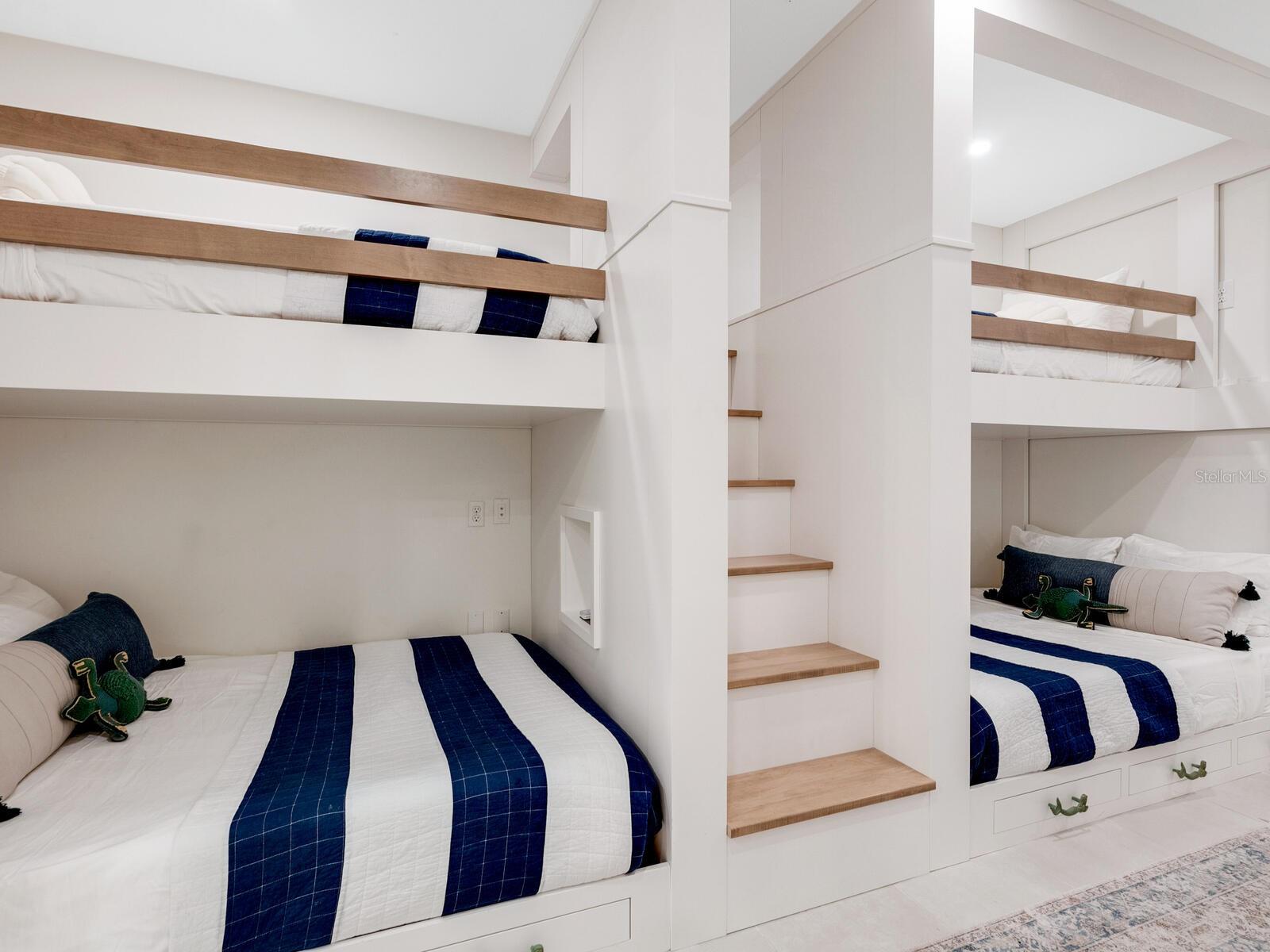 1035 SEASIDE DR #308