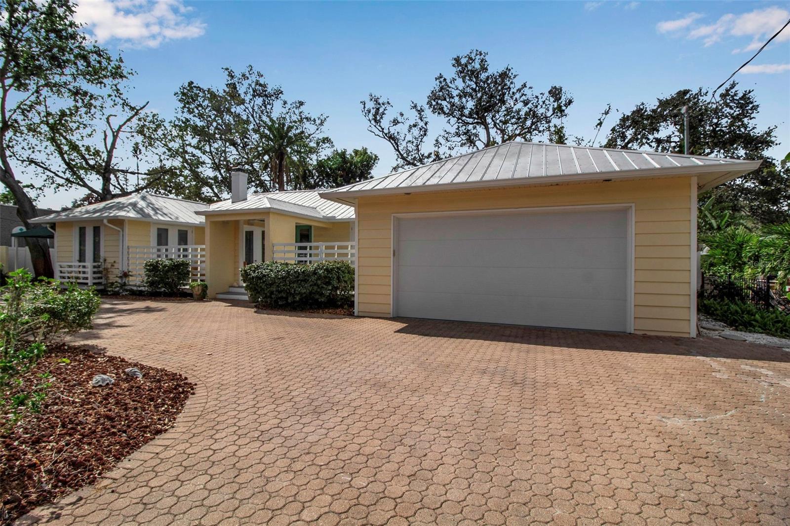 980 S ORANGE AVE
