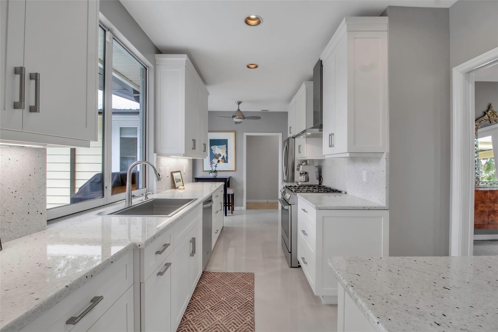 980 S ORANGE AVE
