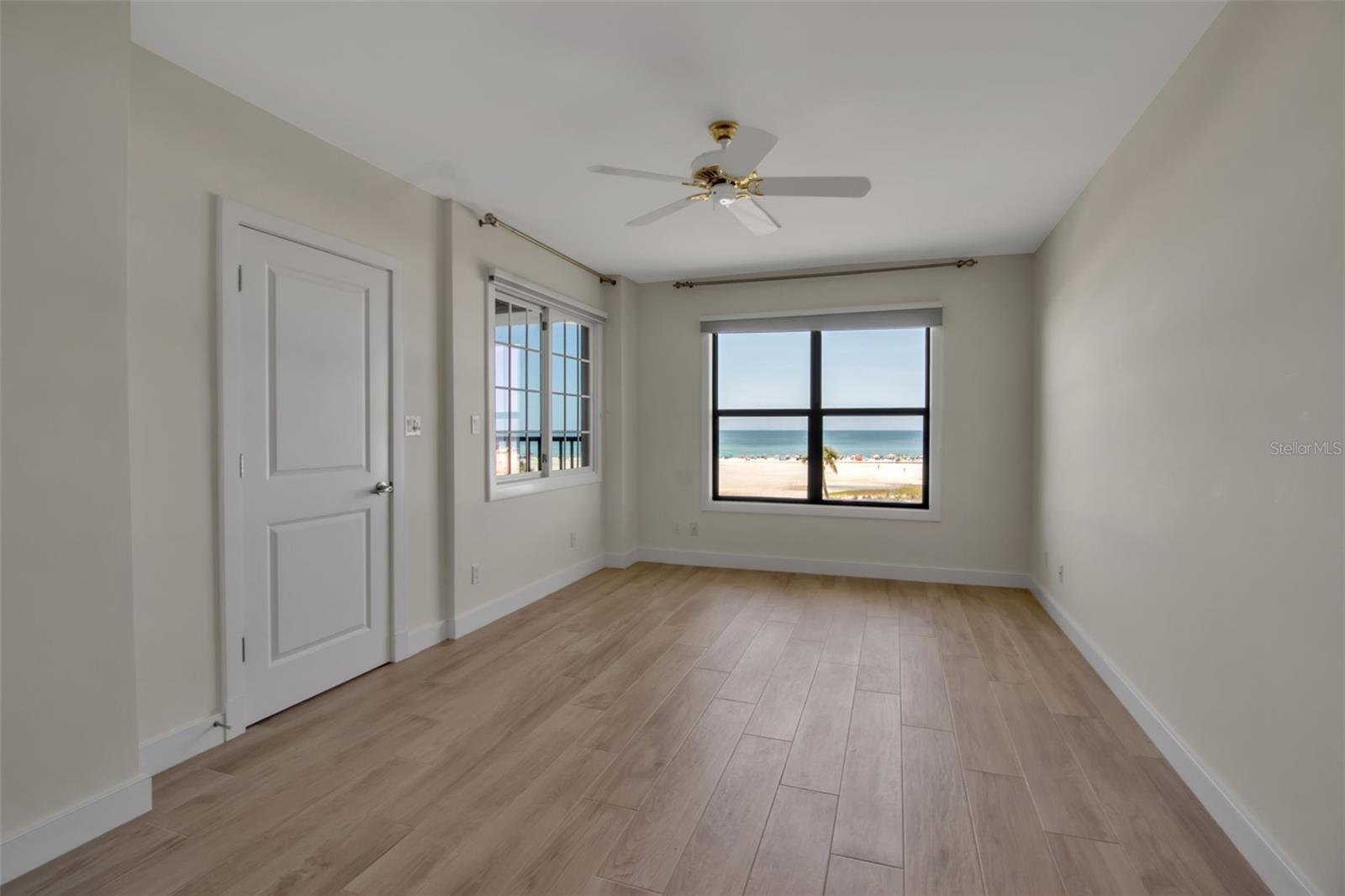 5740 MIDNIGHT PASS RD #405