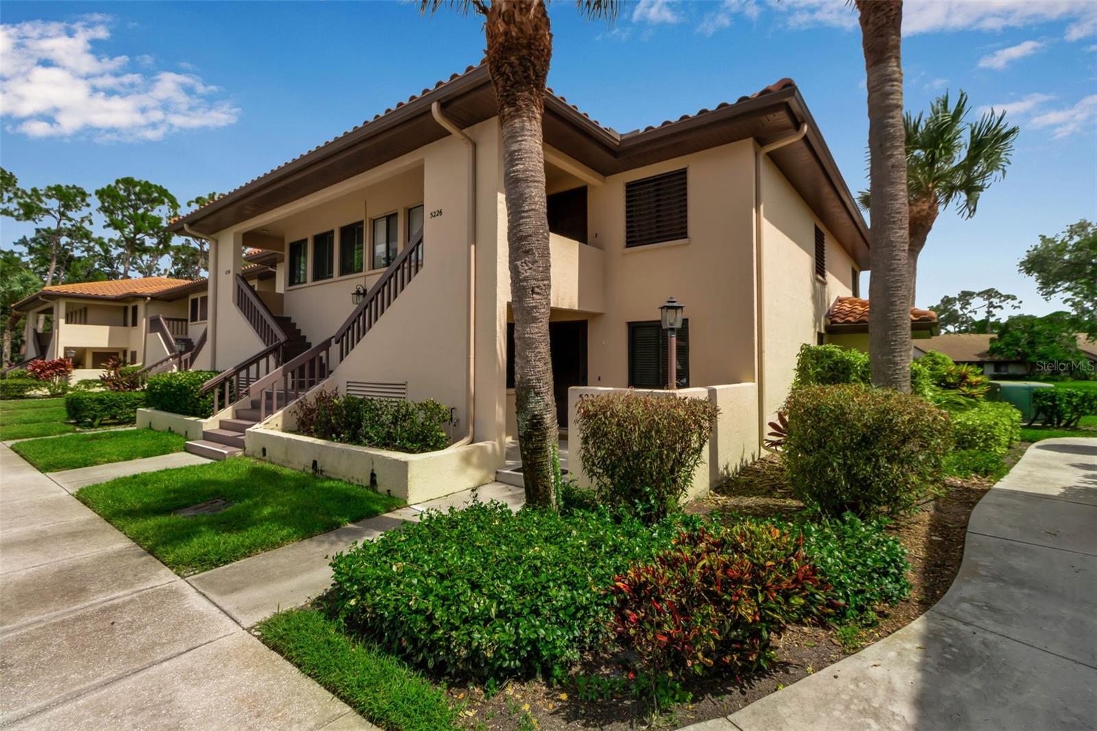 5224 LAKE VILLAGE DR #67