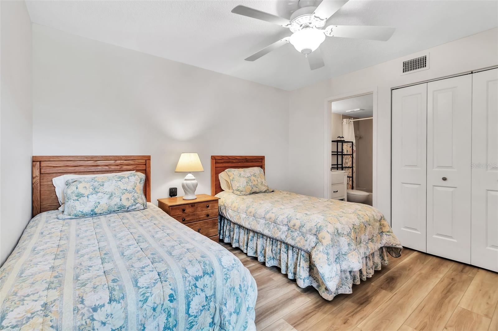 5224 LAKE VILLAGE DR #67