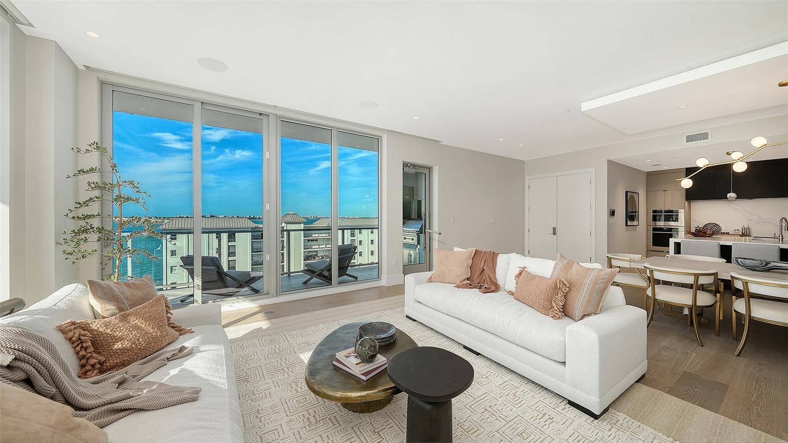 253 GOLDEN GATE PT #701