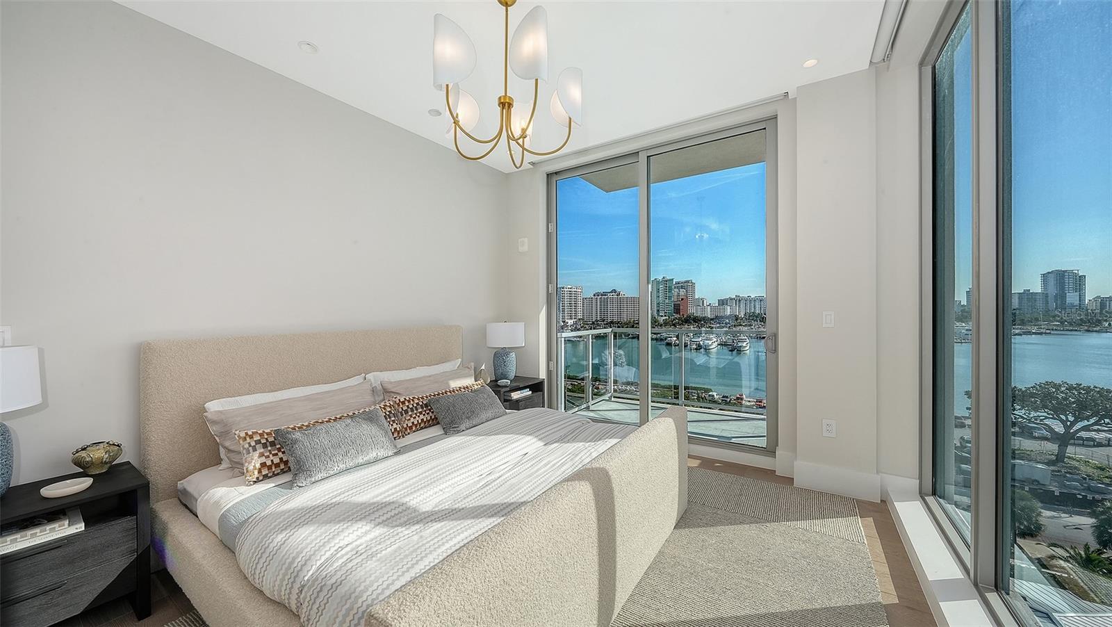 253 GOLDEN GATE PT #701