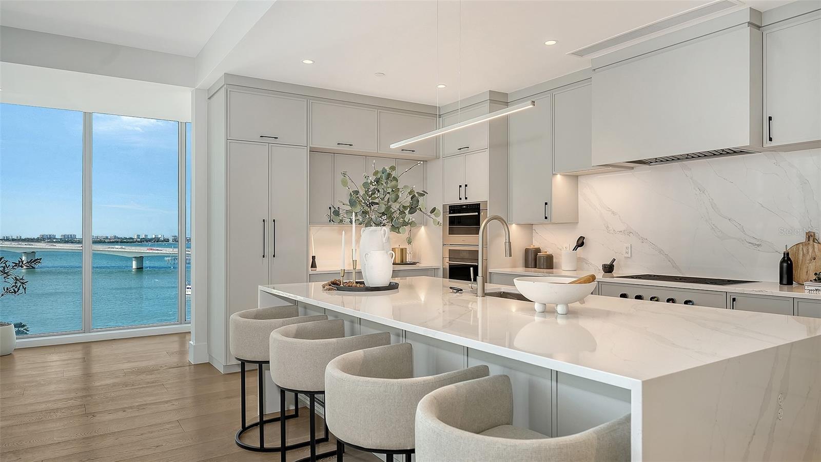 253 GOLDEN GATE POINT #703