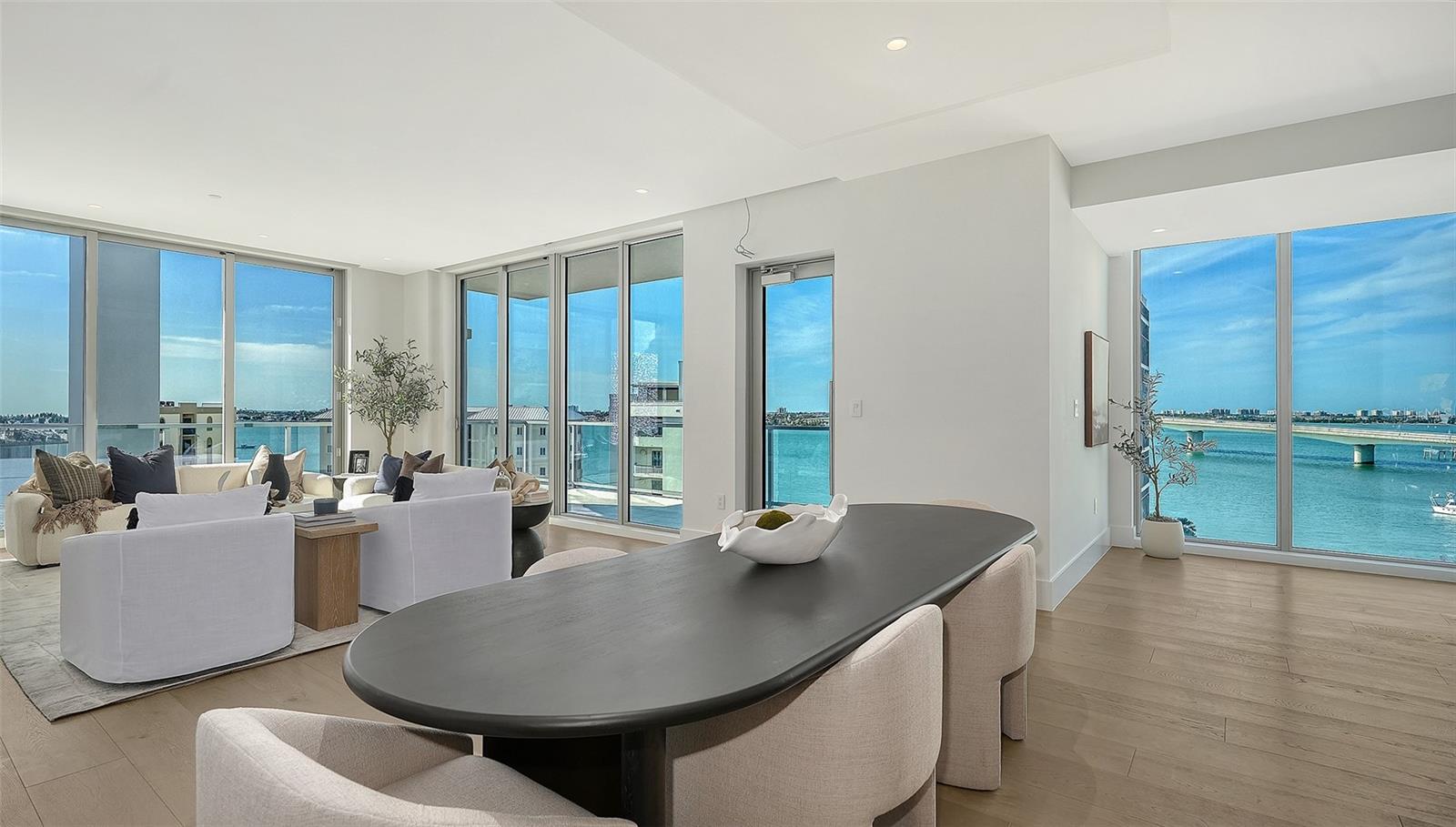 253 GOLDEN GATE POINT #703