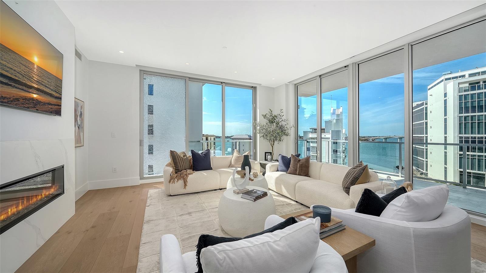 253 GOLDEN GATE POINT #703