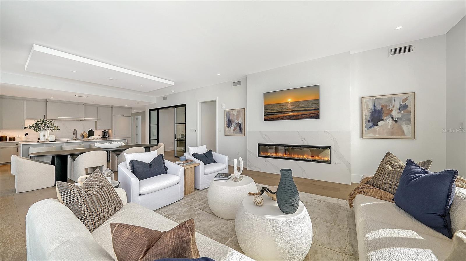 253 GOLDEN GATE POINT #703