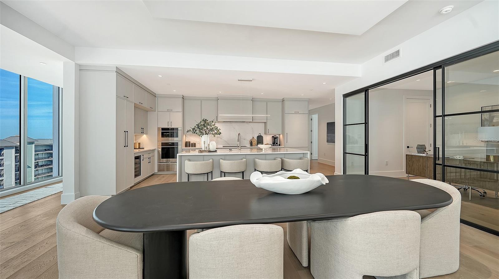 253 GOLDEN GATE POINT #703