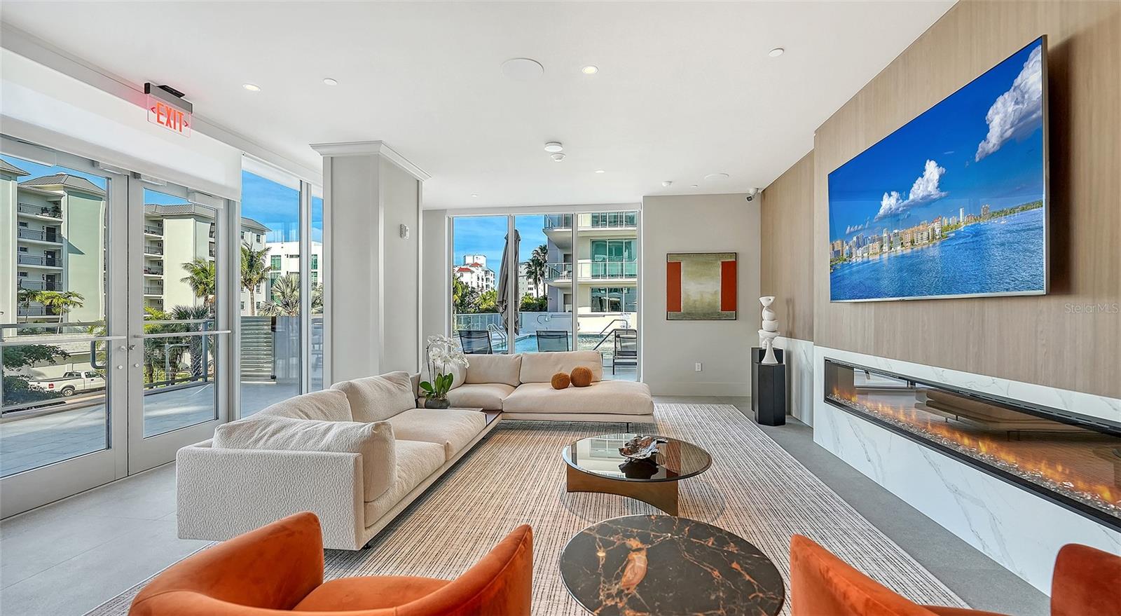 223 GOLDEN GATE PT #302