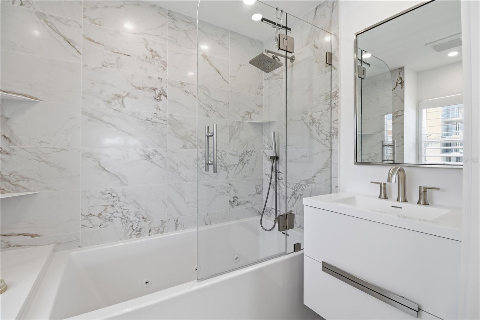 226 GOLDEN GATE PT #34