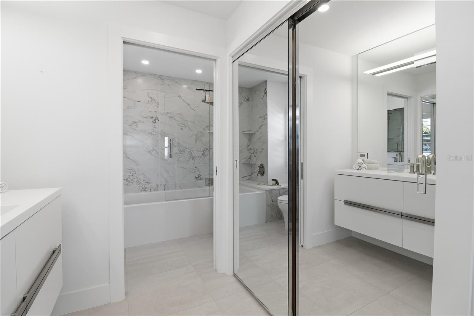 226 GOLDEN GATE PT #34