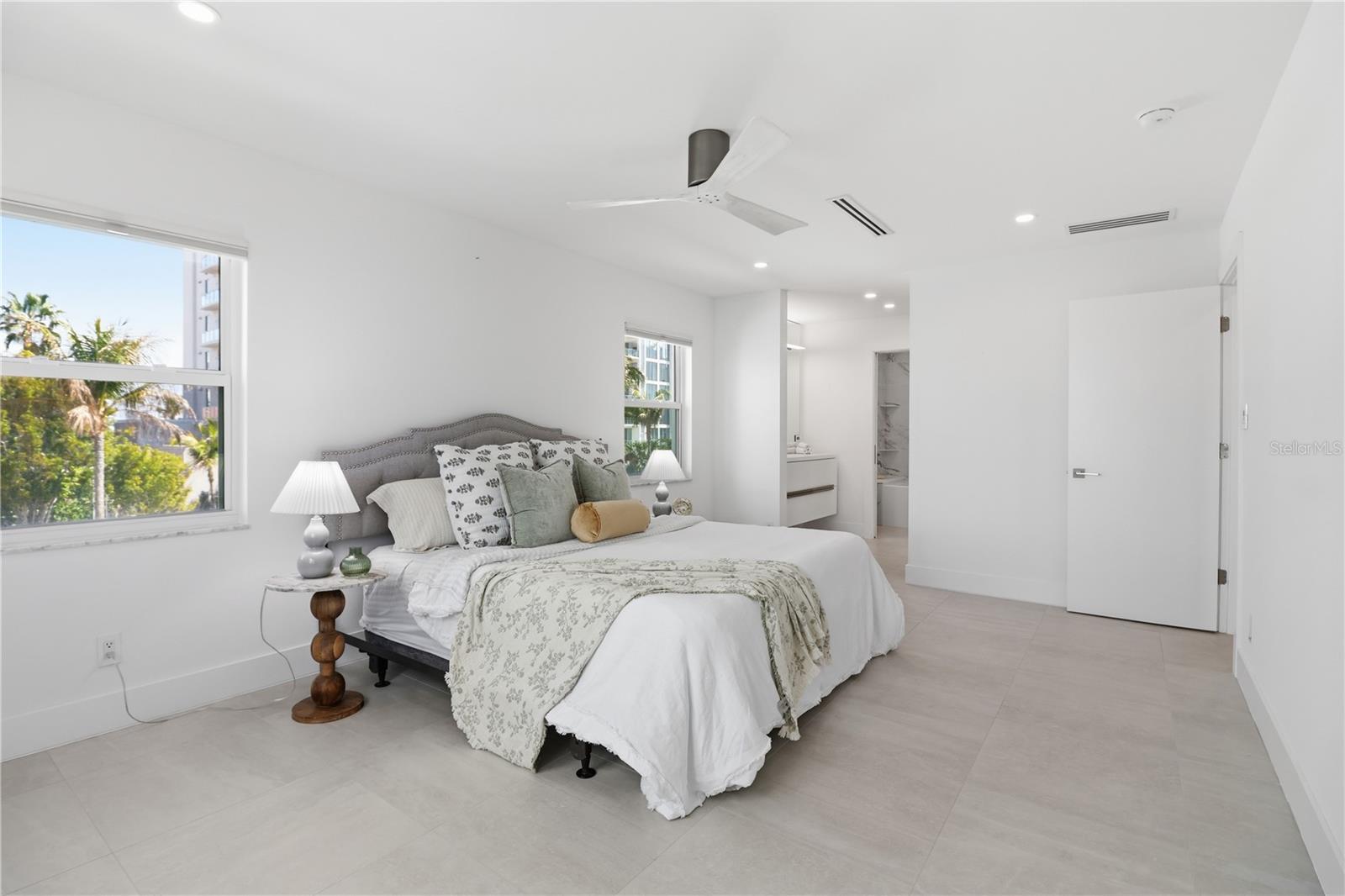 226 GOLDEN GATE PT #34