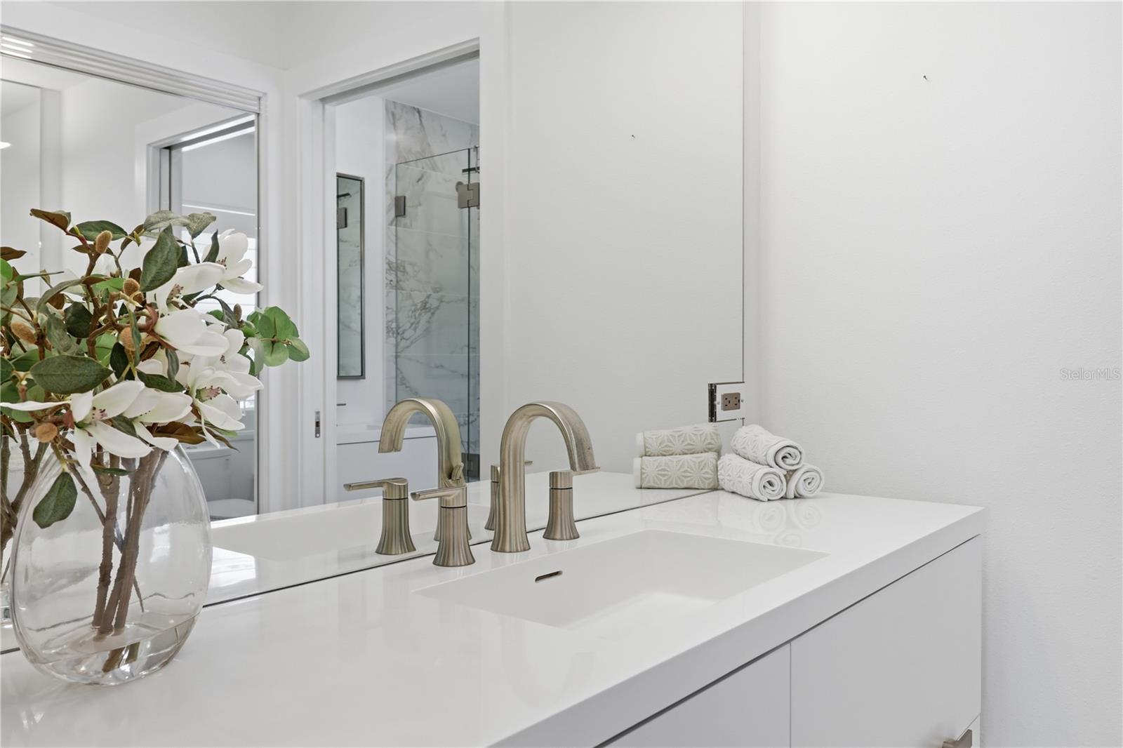 226 GOLDEN GATE PT #34