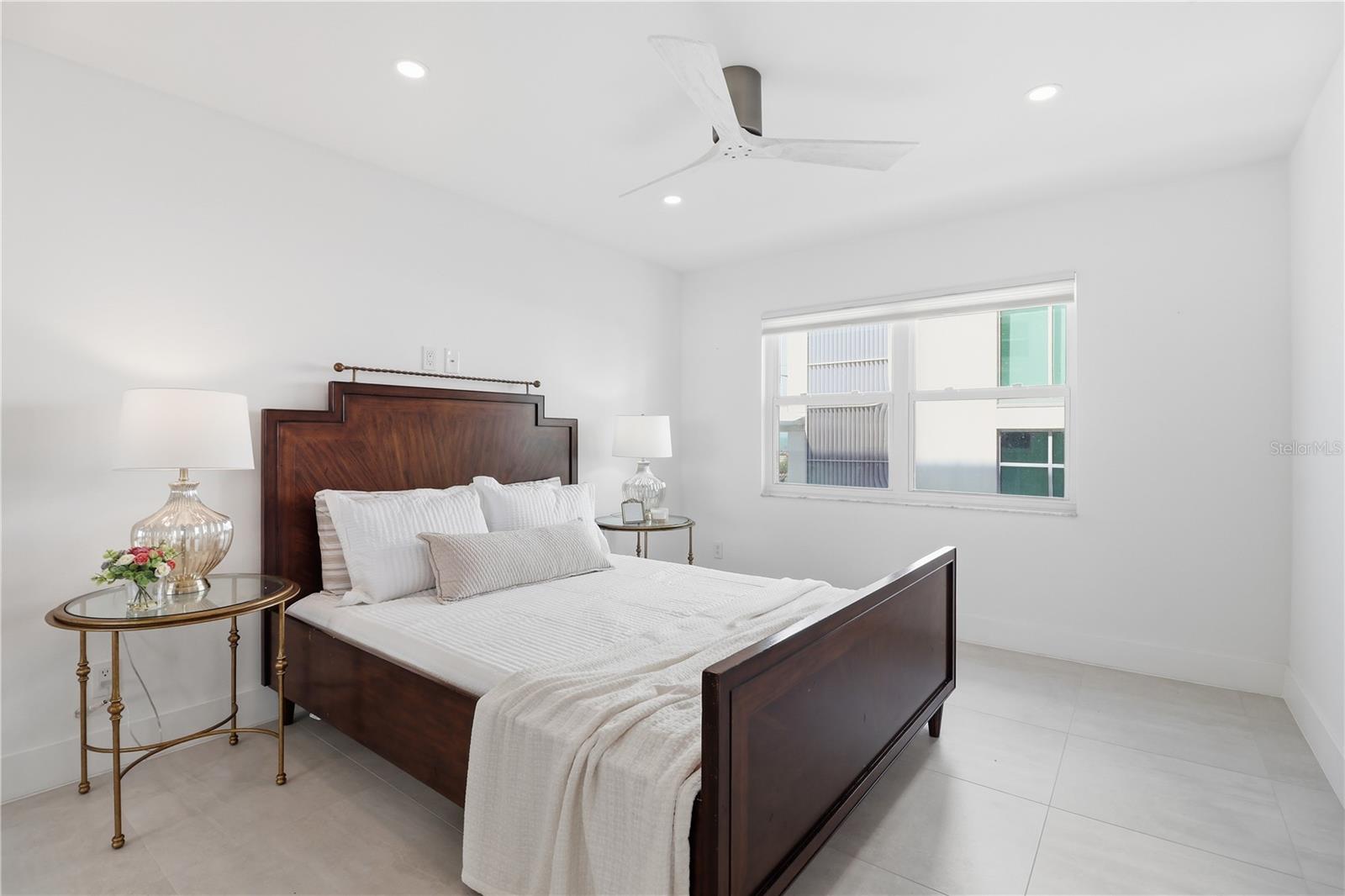 226 GOLDEN GATE PT #34