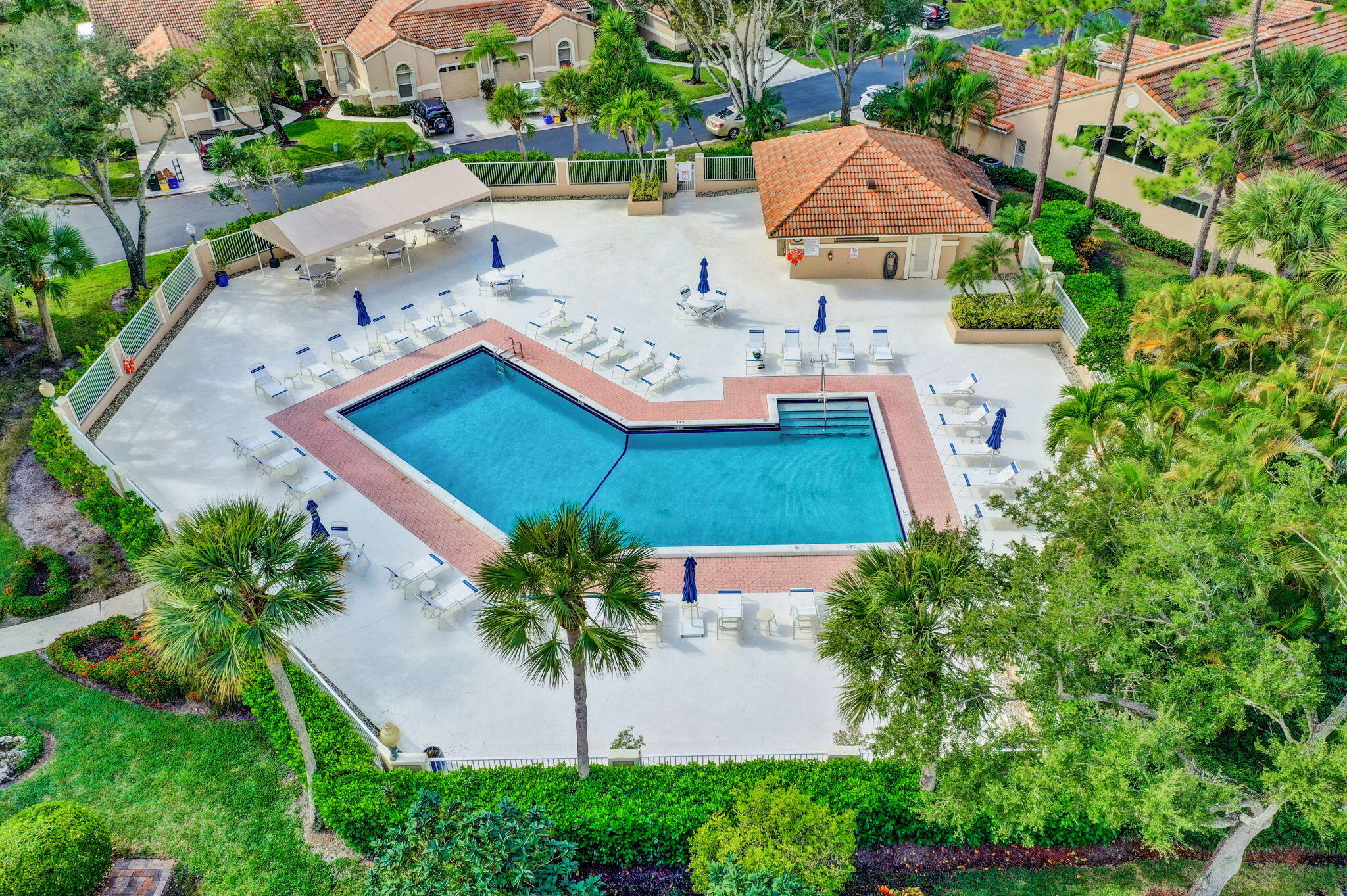 1602 ROSEWOOD Way